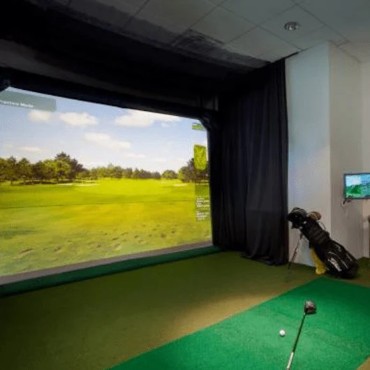 HD Golf Simulator Ultimate Entertainment Package - Image 12