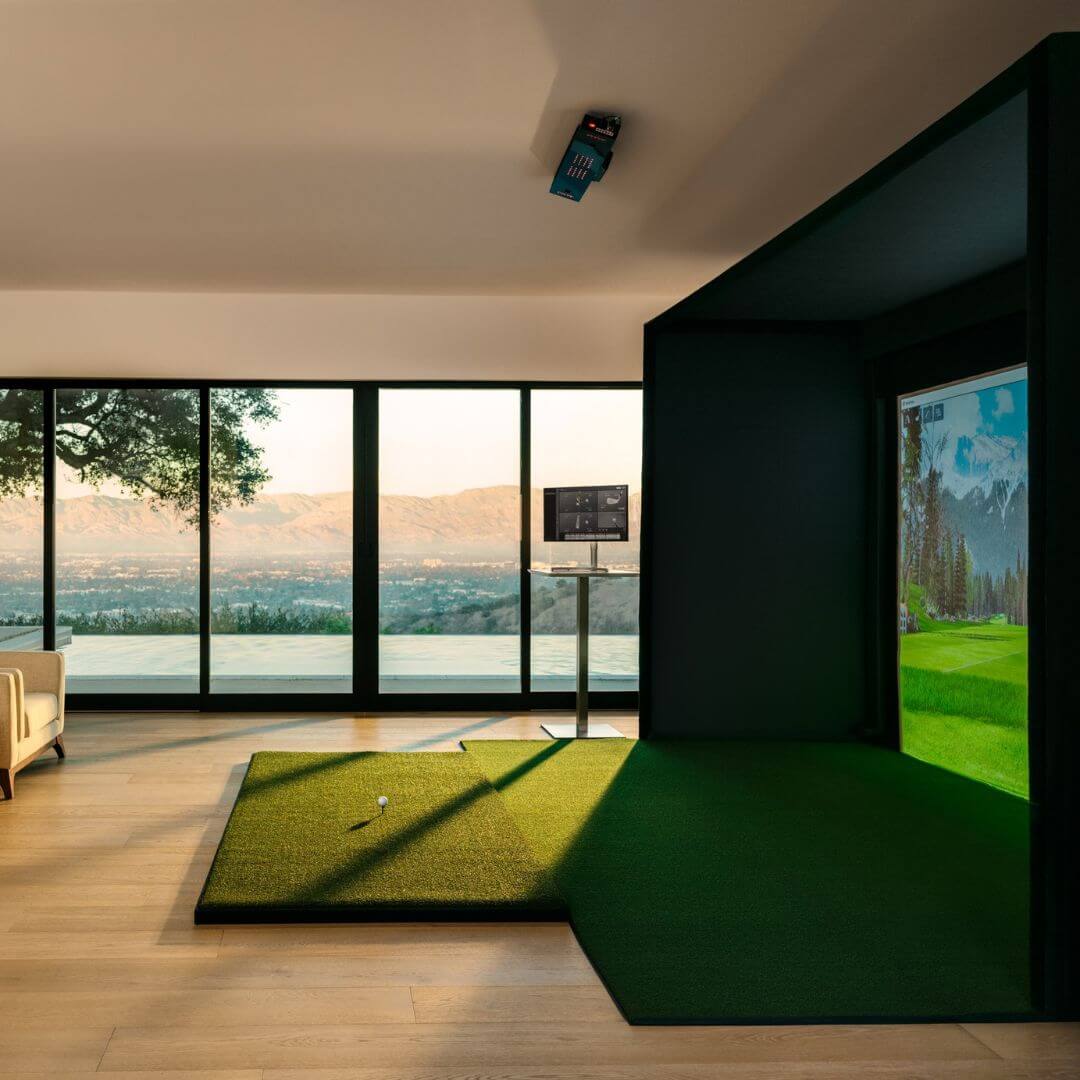 Uneekor EYE XO SIG12 Golf Simulator Package - Image 3