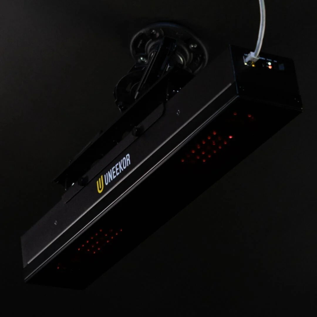 Uneekor EYE XR SIG12 Golf Simulator Package - Image 7